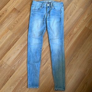 Super Stretch Light Wash American Eagle Skinny Jeans